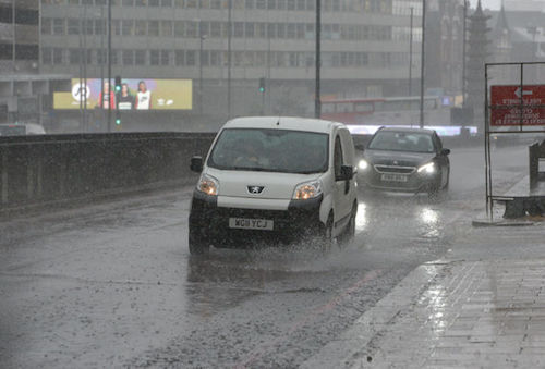 birmingham pluie et voitures